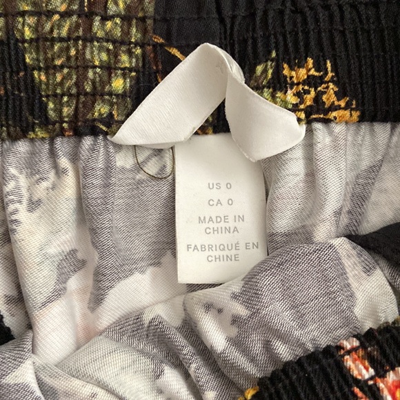 *MOVING SALE* H&M tropical skirt POCKETS - Picture 2 of 2